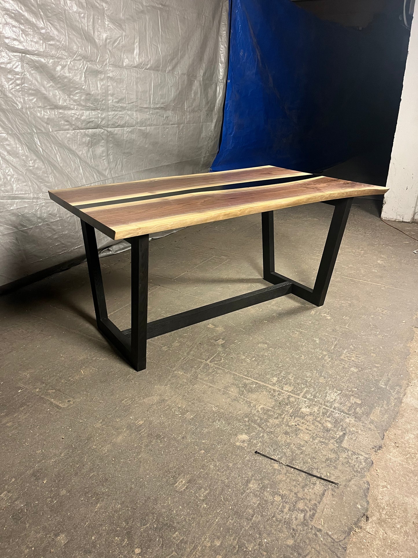 Jídelní stůl Black Walnut