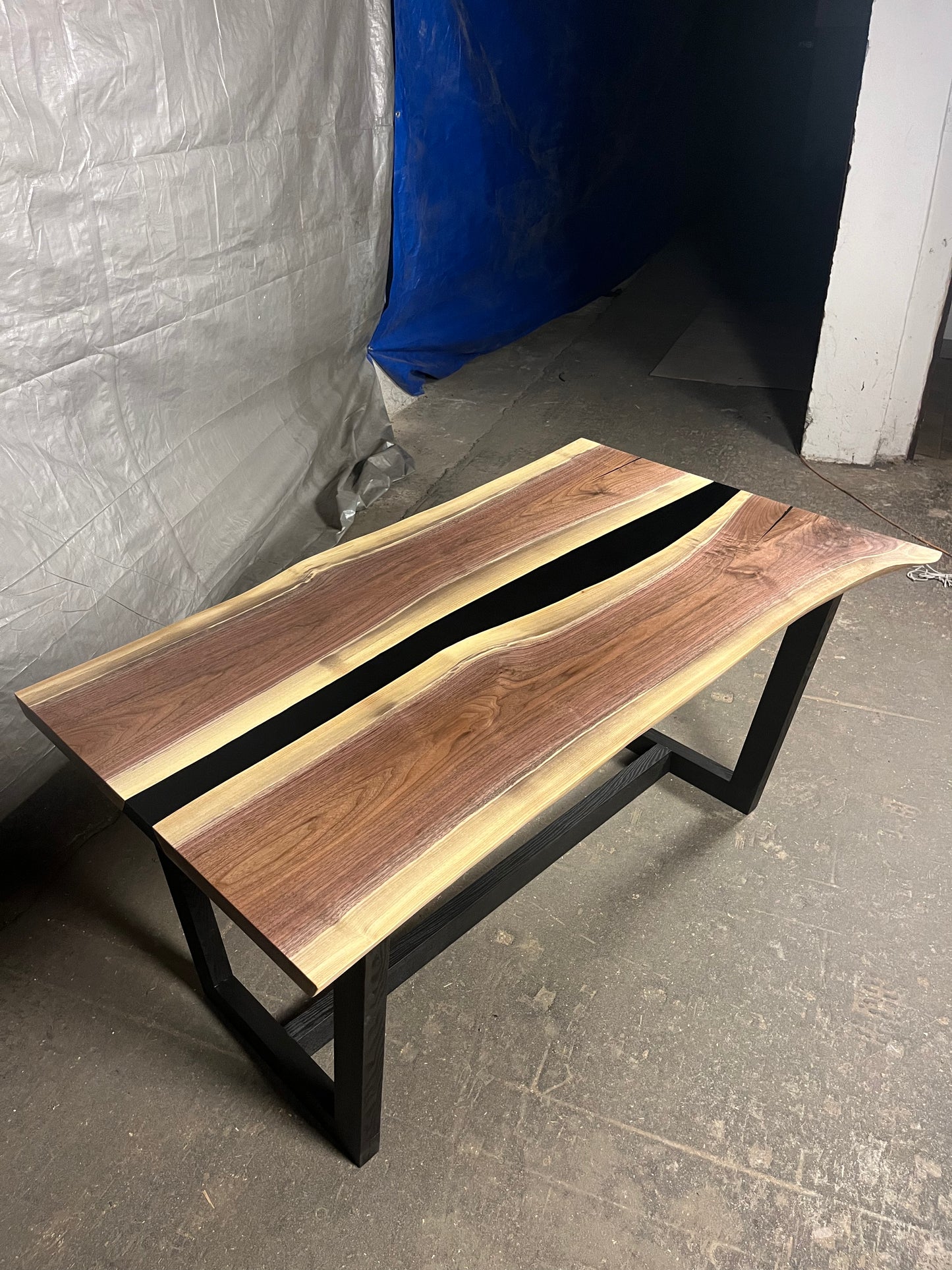 Jídelní stůl Black Walnut