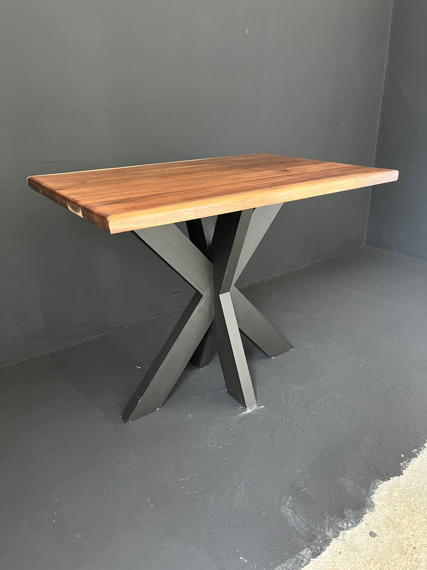 Jídelní stůl Black Walnut