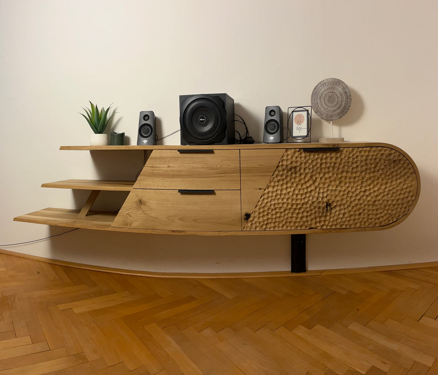 TV stolek Slanted